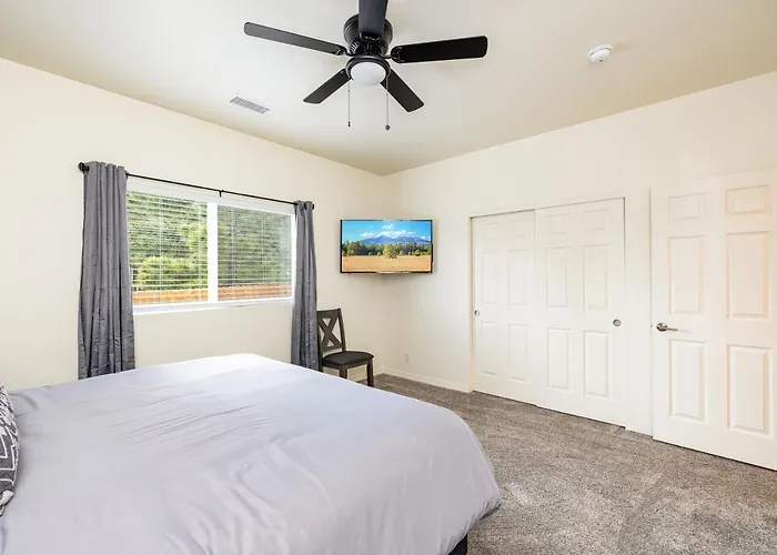 New House Near Mt Elden And Downtown *